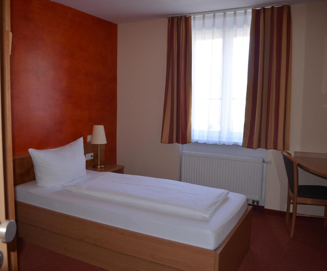 Hotel Zum Goldenen Mann Rastatt Dış mekan fotoğraf